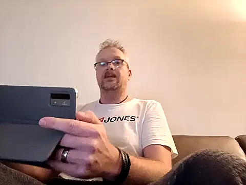 Snapshot of Heidemensch chatting on 12.22.24 Heidemensch online show from 12.22.24