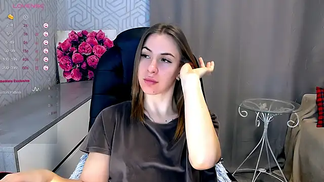 Snapshot of Naughty__Megan chatting on 02.19.25 Naughty Megan online show from 02.19.25