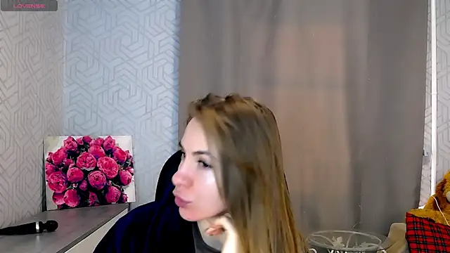 Snapshot of Naughty__Megan chatting on 03.01.25 Naughty Megan online show from 03.01.25