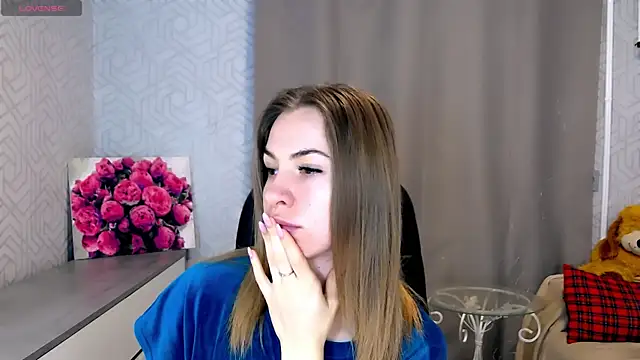 Snapshot of Naughty__Megan chatting on 03.17.25 Naughty Megan online show from 03.17.25