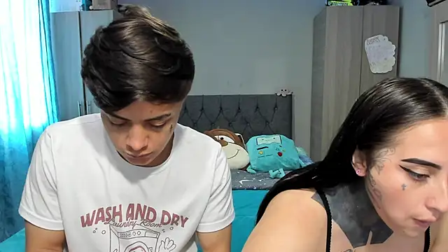 Snapshot of steban_and_kim chatting on 01.09.25 steban and kim online show from 01.09.25