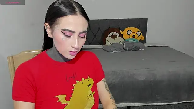 Snapshot of steban_and_kim chatting on 11.29.25 steban and kim online show from 11.29.25