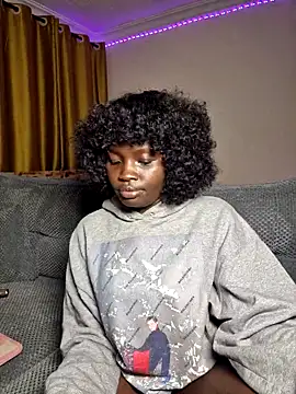 Snapshot of Mon_cherrie_ chatting on 09.09.25 Mon cherrie online show from 09.09.25