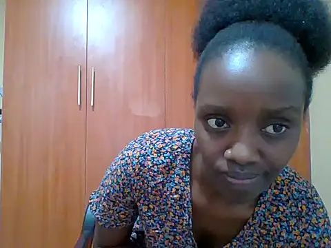 Snapshot of sexy_darleen23 chatting on 12.20.25 sexy darleen23 online show from 12.20.25