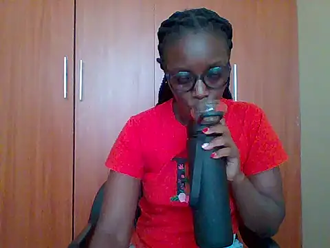 Snapshot of sexy_darleen23 chatting on 02.04.26 sexy darleen23 online show from 02.04.26