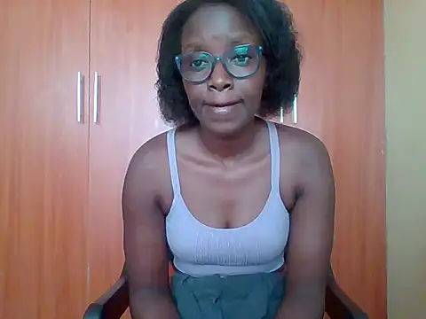 Snapshot of sexy_darleen23 chatting on 02.14.26 sexy darleen23 online show from 02.14.26