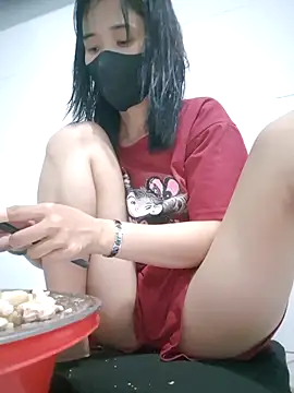 Snapshot of Xaoxang chatting on 10.13.25 Xaoxang online show from 10.13.25