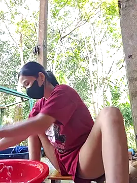 Snapshot of Xaoxang chatting on 10.31.25 Xaoxang online show from 10.31.25