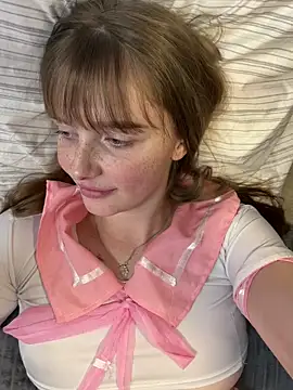 Snapshot of lovelly_molly chatting on 02.06.26 lovelly molly online show from 02.06.26