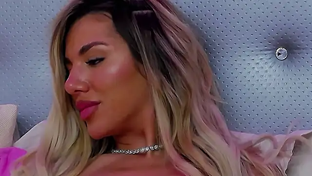 ClaraHazel online show from 02.02.25