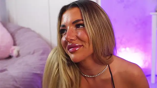 ClaraHazel online show from 09.24.25