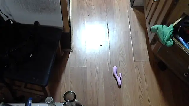 Snapshot of jessicalove99 chatting on 11.25.25 jessicalove99 online show from 11.25.25