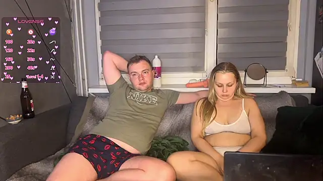 Snapshot of hot____________couple chatting on 03.20.26 hot couple online show from 03.20.26