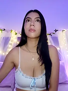 Julie Bennet online show from 02.06.26