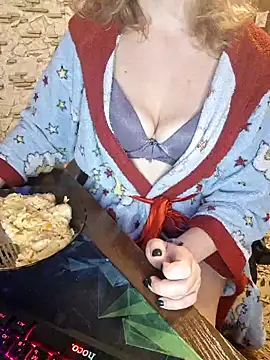  Kitti  online show from 12.15.24