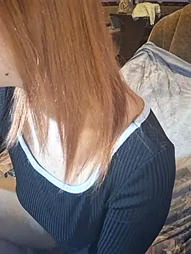  Kitti  online show from 10.17.25