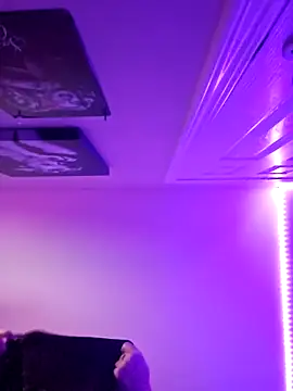 Snapshot of ellieconradxo chatting on 03.21.25 ellieconradxo online show from 03.21.25