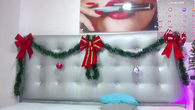 Snapshot of horny-juliette chatting on 12.27.24 horny-juliette online show from 12.27.24