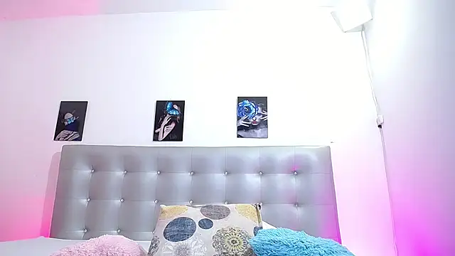 horny-juliette online show from 04.30.26