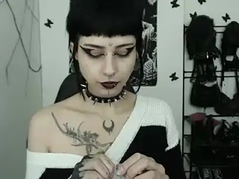 Snapshot of n0sferatus__ chatting on 12.20.25 n0sferatus online show from 12.20.25