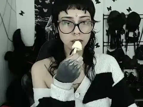 Snapshot of n0sferatus__ chatting on 02.28.26 n0sferatus online show from 02.28.26