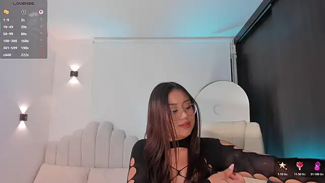 AmberLewis  online show from 04.30.26