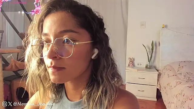 Snapshot of Norma-Jeaane chatting on 01.16.25 Norma-Jeaane online show from 01.16.25