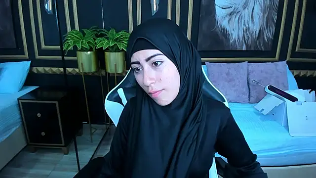 Snapshot of chaymae_nah_ chatting on 01.25.25 chaymae nah  online show from 01.25.25