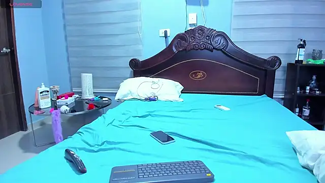 Snapshot of bella-black chatting on 03.04.25 bella-black online show from 03.04.25