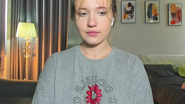 HanahCute online show from 02.26.25