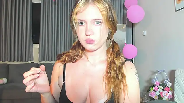 HanahCute online show from 03.15.25