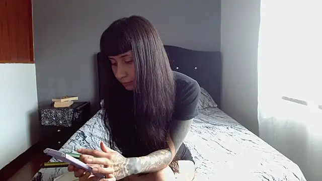 Emilia 1995 online show from 06.15.26