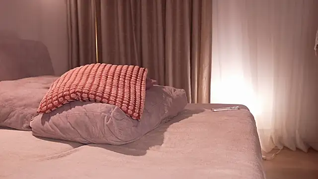 pauline  7 online show from 07.21.26