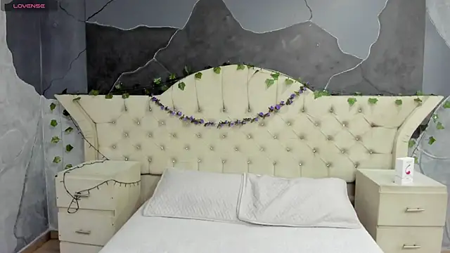 AmberGreyy  online show from 11.21.25