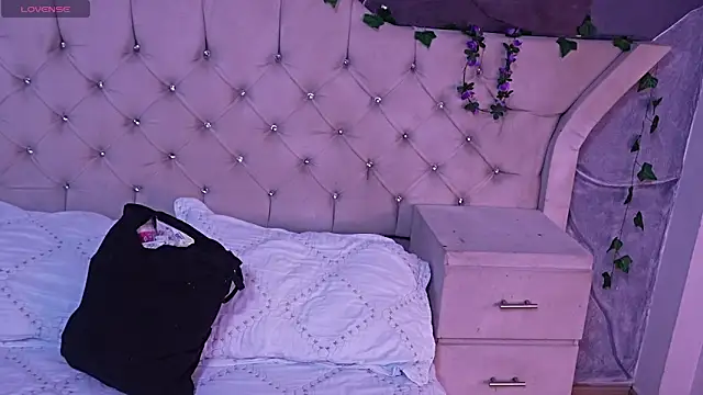 AmberGreyy  online show from 04.24.26