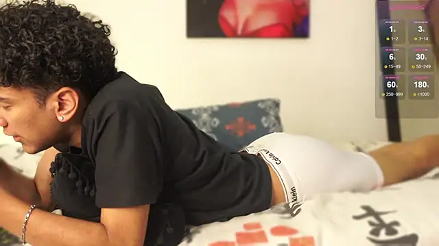 Snapshot of harrytwink18 chatting on 12.09.24 harrytwink18 online show from 12.09.24