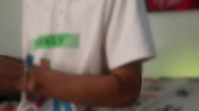 Snapshot of harrytwink18 chatting on 12.18.24 harrytwink18 online show from 12.18.24