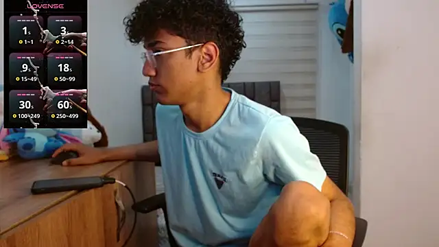 Snapshot of harrytwink18 chatting on 09.16.25 harrytwink18 online show from 09.16.25