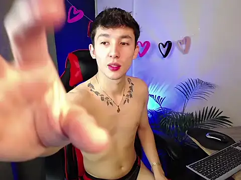 Snapshot of SebasstianGrand chatting on 02.16.25 SebasstianGrand online show from 02.16.25