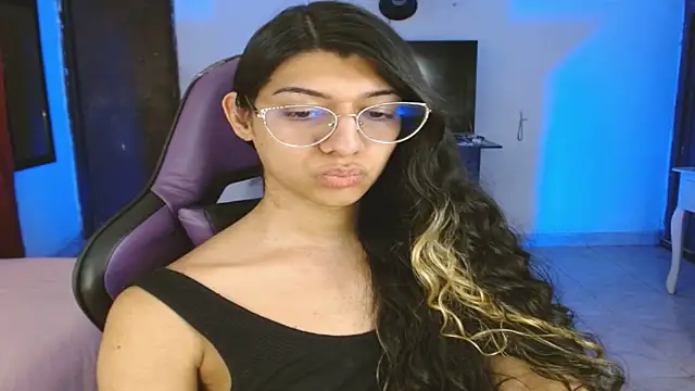 Snapshot of engielphoenis14 chatting on 01.14.26 engielphoenis14 online show from 01.14.26