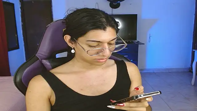 Snapshot of engielphoenis14 chatting on 01.16.26 engielphoenis14 online show from 01.16.26