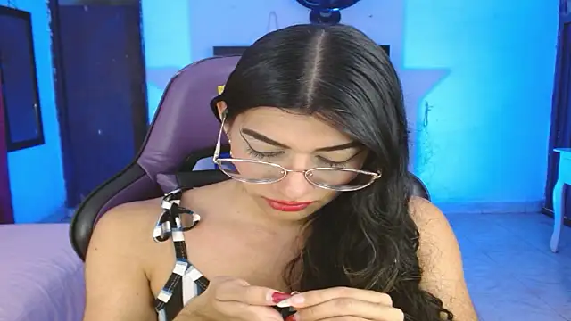 Snapshot of engielphoenis14 chatting on 01.17.26 engielphoenis14 online show from 01.17.26