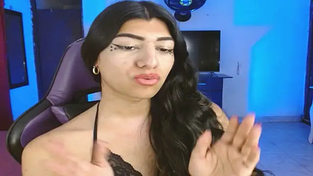 Snapshot of engielphoenis14 chatting on 02.27.26 engielphoenis14 online show from 02.27.26