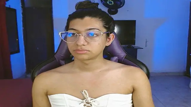 Snapshot of engielphoenis14 chatting on 03.13.26 engielphoenis14 online show from 03.13.26