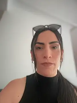 Snapshot of alessandra-a chatting on 11.01.25 alessandra-a online show from 11.01.25