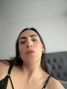 Snapshot of alessandra-a chatting on 11.03.25 alessandra-a online show from 11.03.25