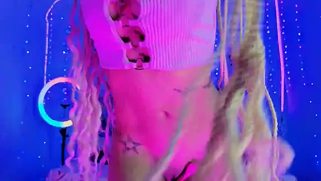 Snapshot of gabbiefoxthx chatting on 01.27.25 gabbiefoxthx online show from 01.27.25