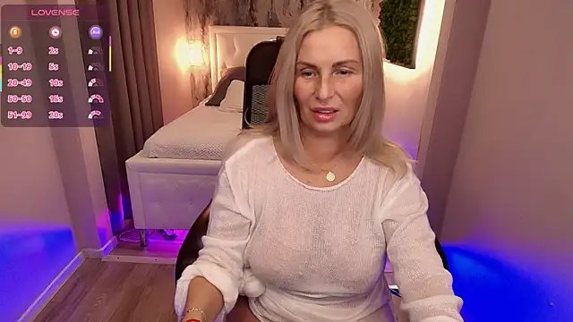 Scarlett Mai online show from 11.20.25