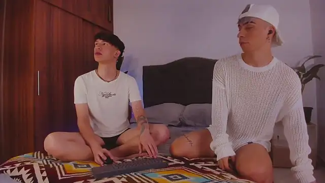 2gays 1Str8 online show from 12.28.24