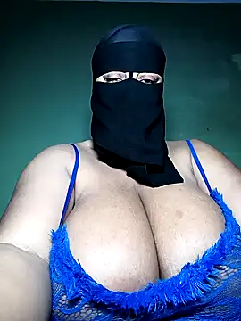 Snapshot of Loly_mor chatting on 01.01.25 Loly mor online show from 01.01.25